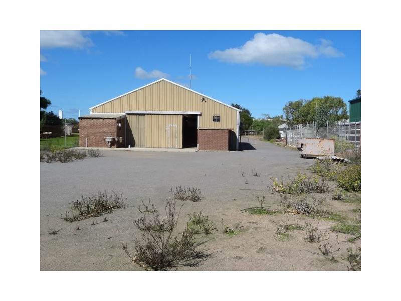 7 Hunts Road, Dongara WA 6525