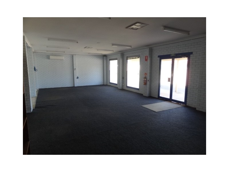 7 Hunts Road, Dongara WA 6525