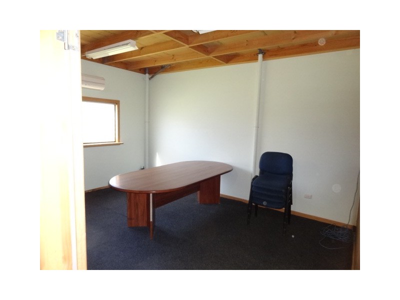 7 Hunts Road, Dongara WA 6525