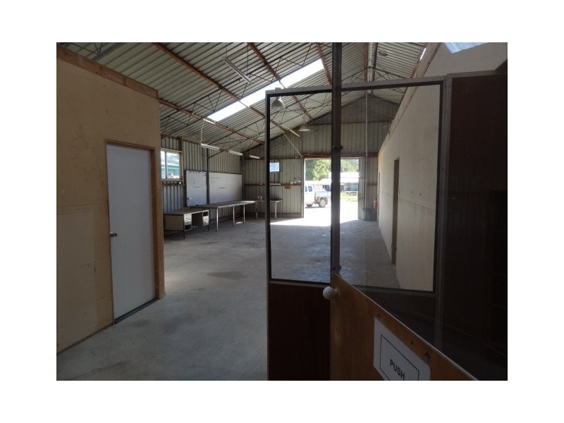 7 Hunts Road, Dongara WA 6525