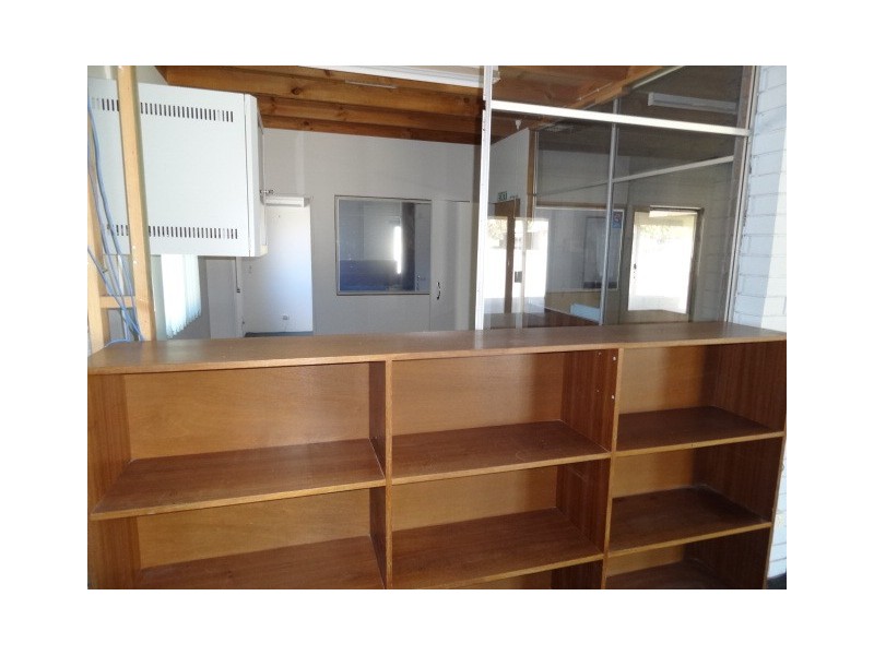 7 Hunts Road, Dongara WA 6525