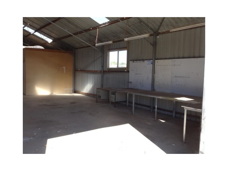 7 Hunts Road, Dongara WA 6525