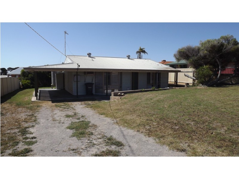 8 Richardson Rd, Port Denison WA 6525