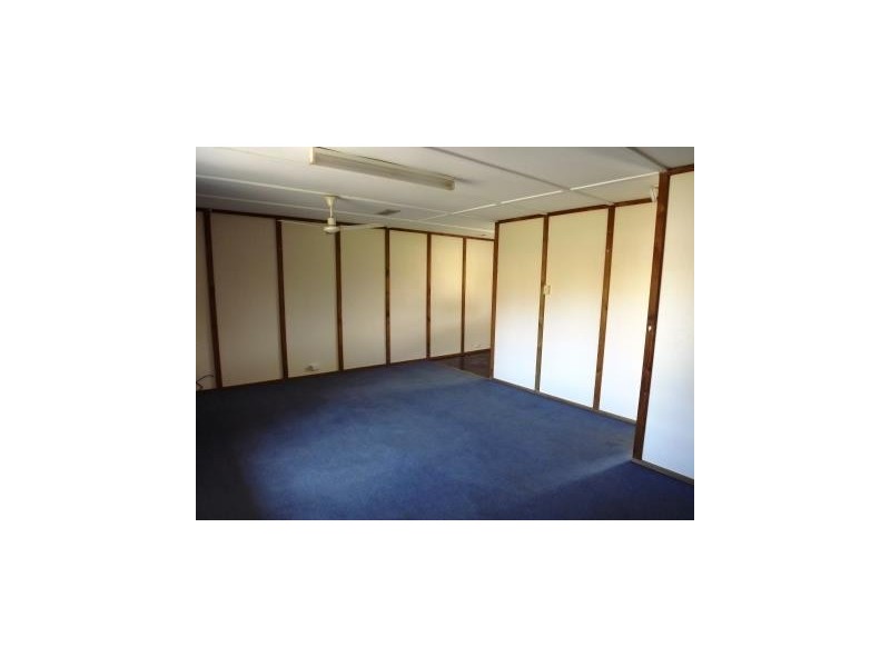 8 Richardson Rd, Port Denison WA 6525