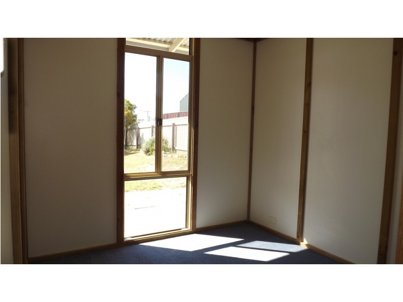 8 Richardson Rd, Port Denison WA 6525