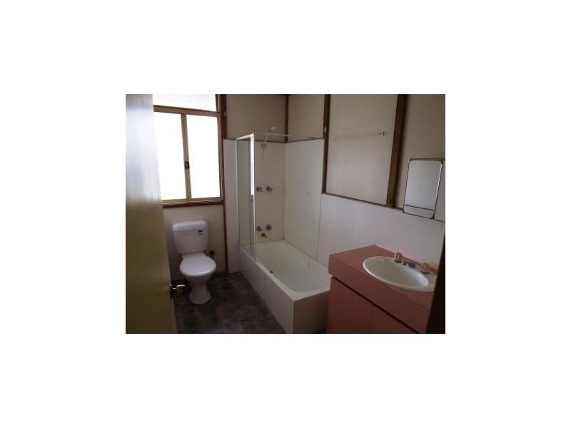 8 Richardson Rd, Port Denison WA 6525