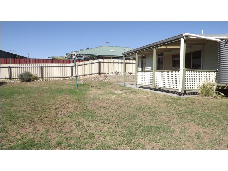 8 Richardson Rd, Port Denison WA 6525