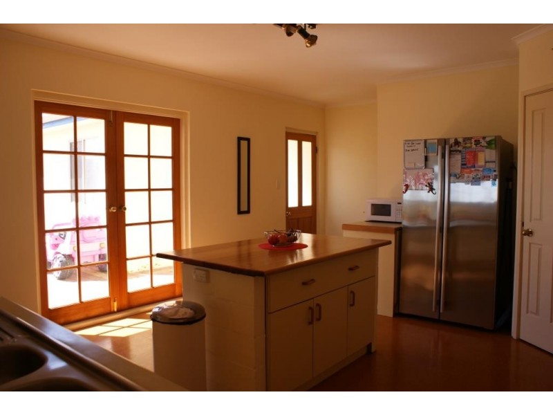 14 Bungaru Road, Port Denison WA 6525