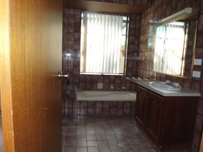 27 Clementina Road, Dongara WA 6525