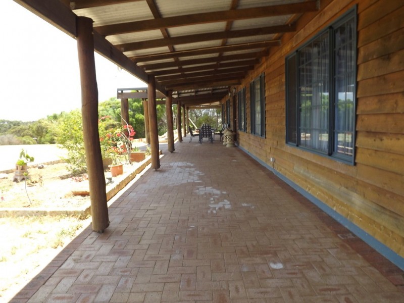 19 Francisco Road, Dongara WA 6525