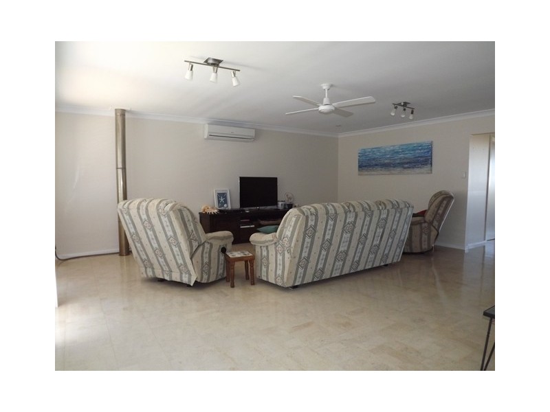 10 Whelan Street, Port Denison WA 6525