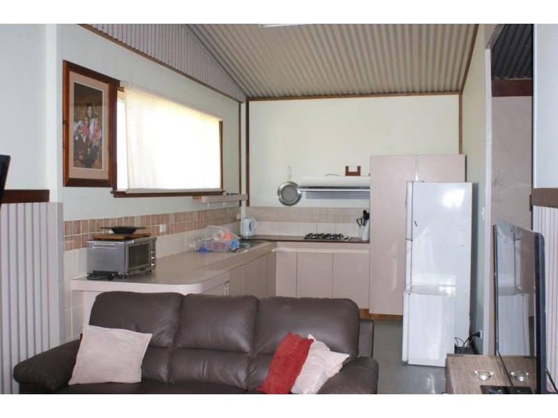 3 Chivers Concourse, Dongara WA 6525