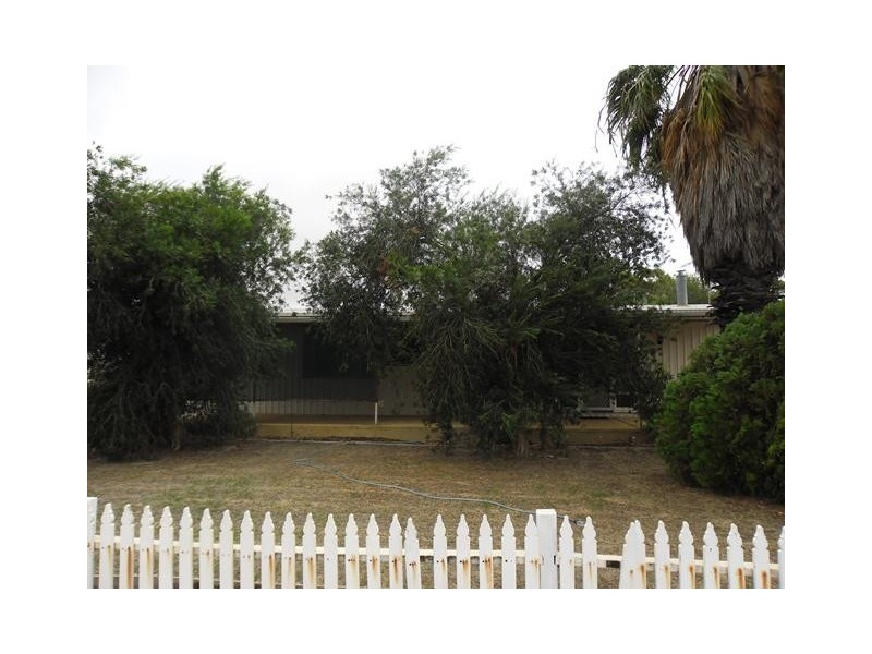 15 Slaughter Street, Three Springs WA 6519