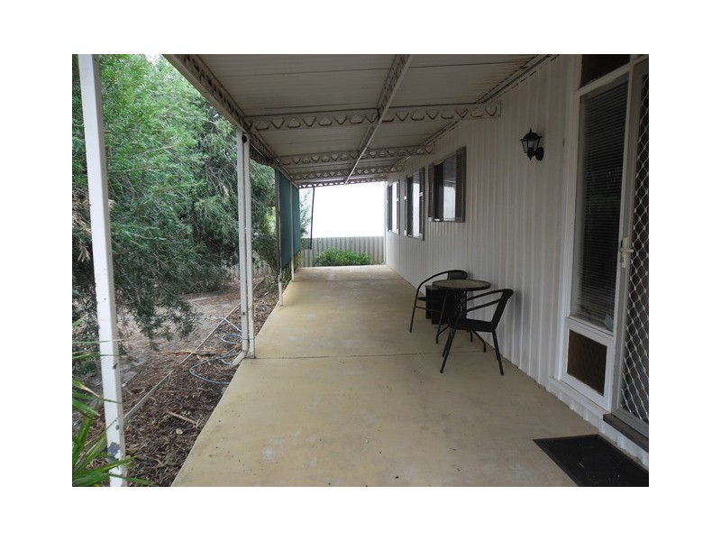 15 Slaughter Street, Three Springs WA 6519