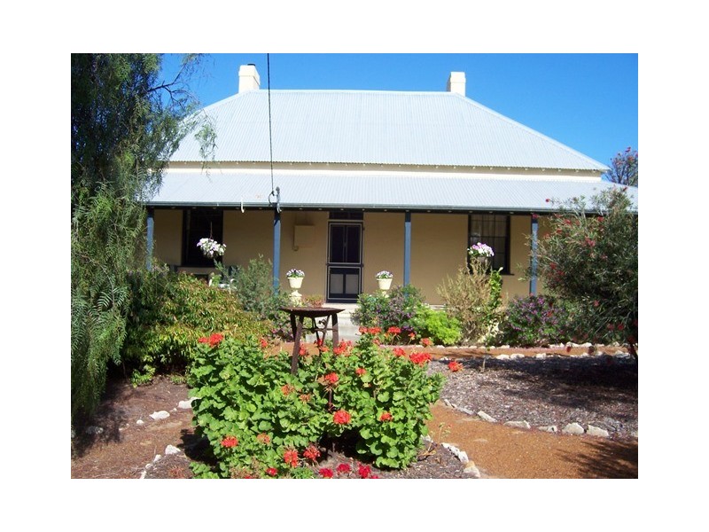 19 Waldeck Street, Dongara WA 6525