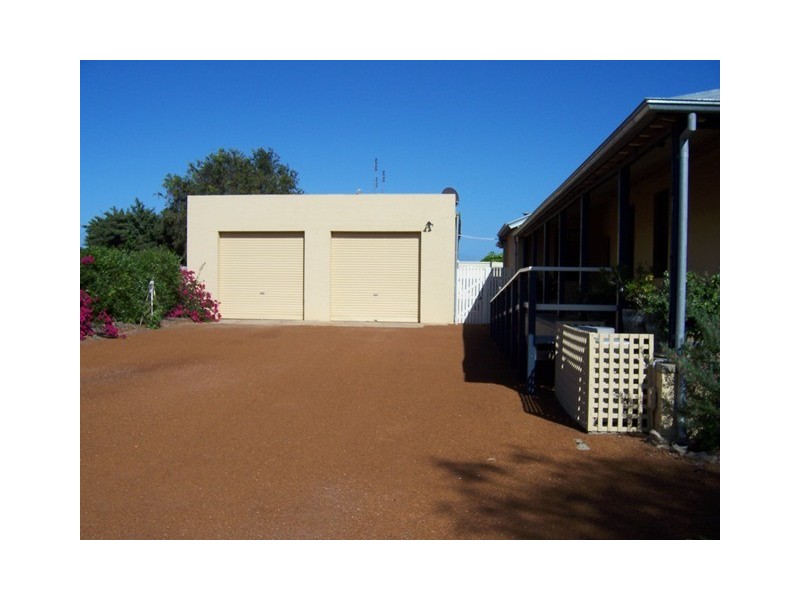 19 Waldeck Street, Dongara WA 6525