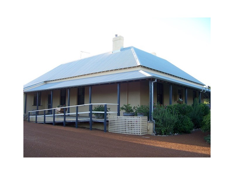 19 Waldeck Street, Dongara WA 6525