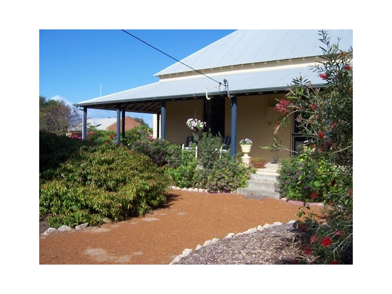 19 Waldeck Street, Dongara WA 6525