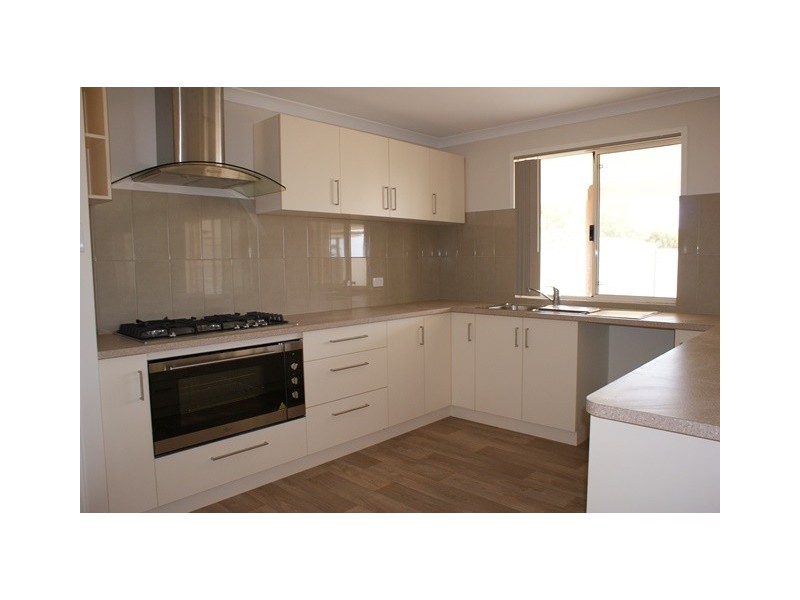 16 Bayliss Road, Dongara WA 6525