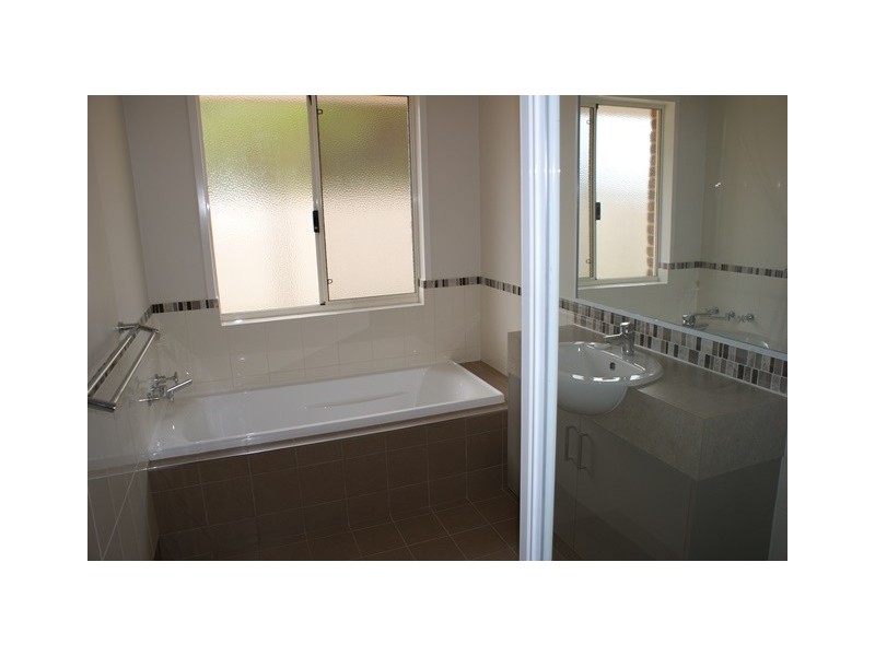 16 Bayliss Road, Dongara WA 6525