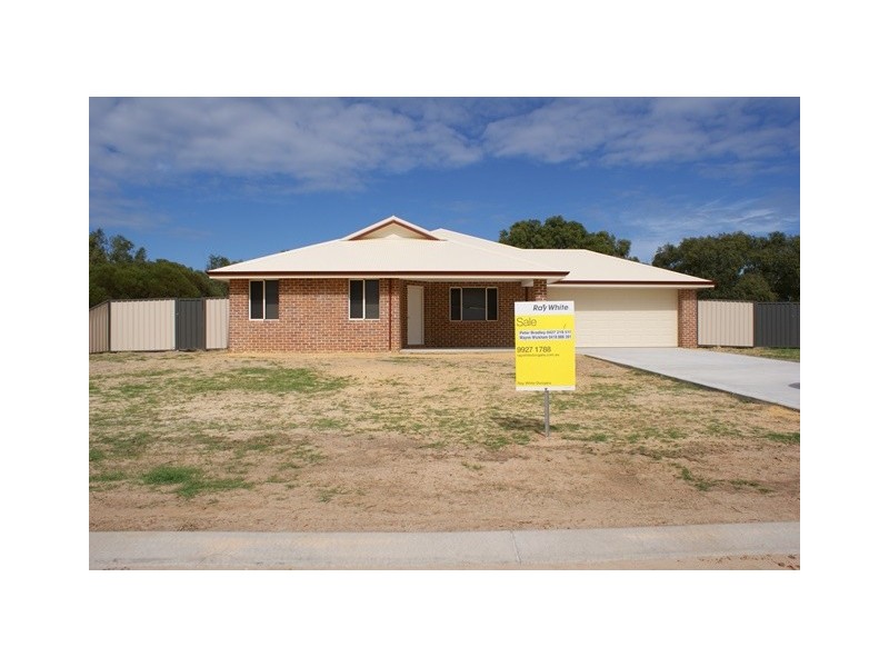 16 Bayliss Road, Dongara WA 6525