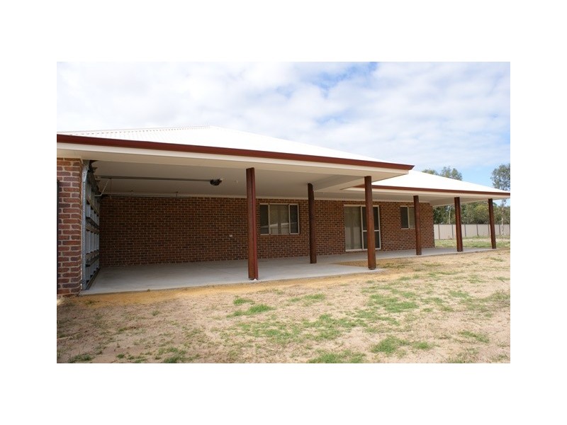 16 Bayliss Road, Dongara WA 6525