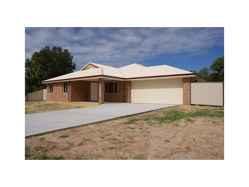 16 Bayliss Road, Dongara WA 6525