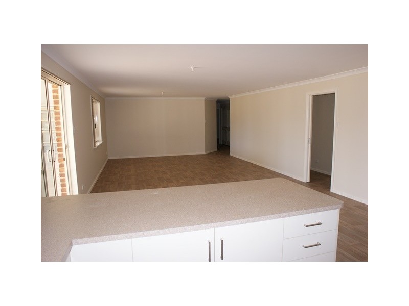 16 Bayliss Road, Dongara WA 6525