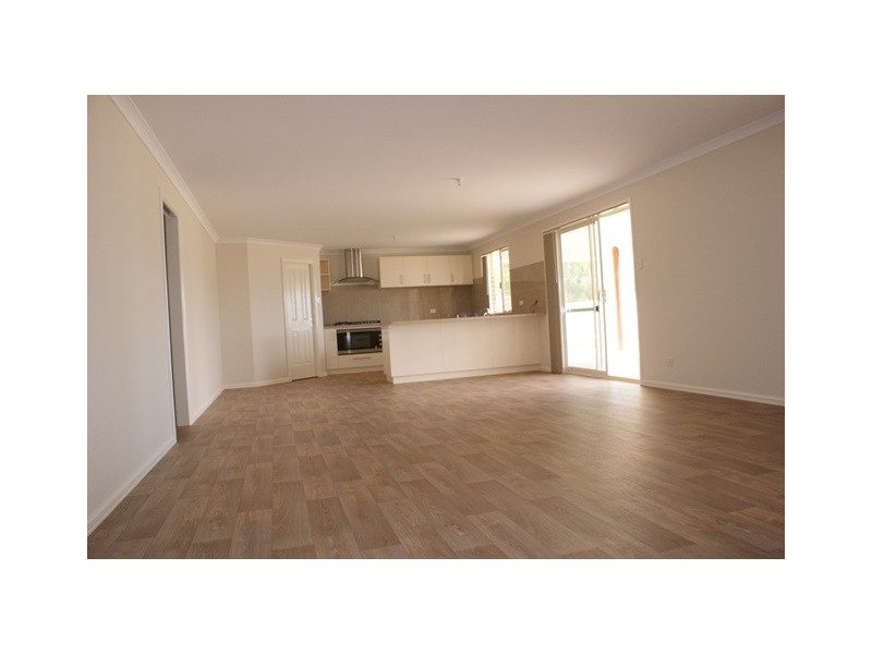 16 Bayliss Road, Dongara WA 6525