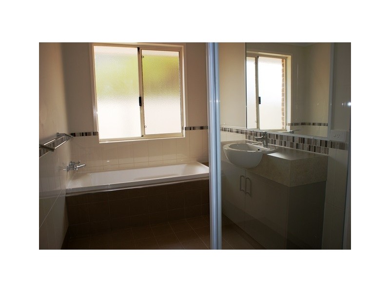 16 Bayliss Road, Dongara WA 6525