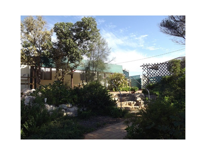 33 CHURCH, Dongara WA 6525