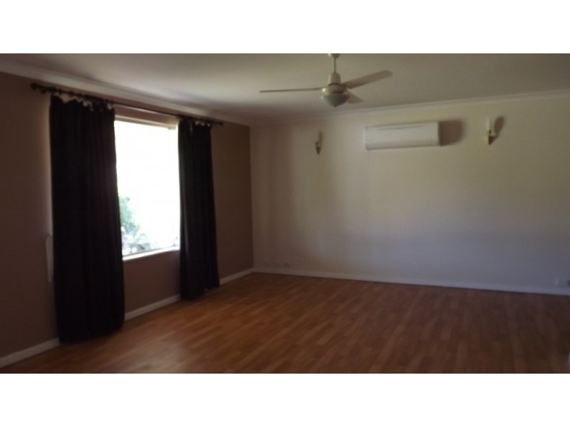 16 Dodd Street, Dongara WA 6525