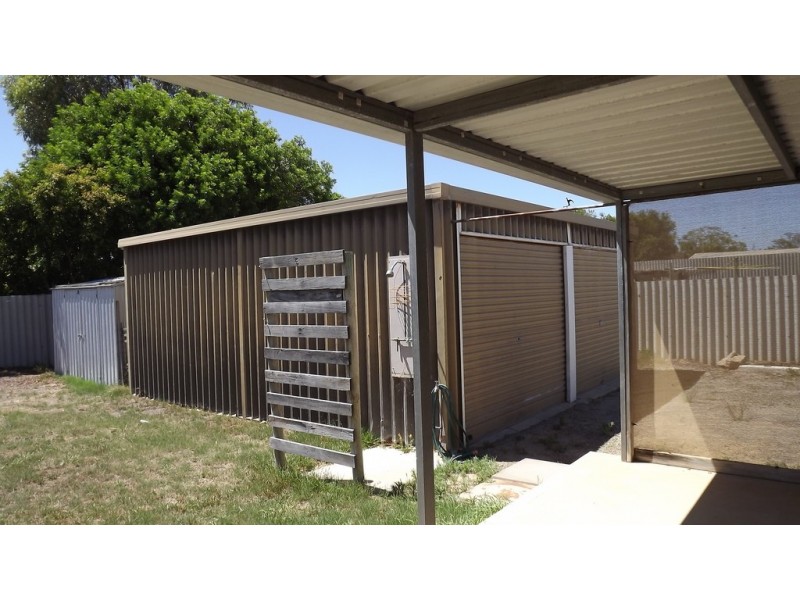 16 Dodd Street, Dongara WA 6525