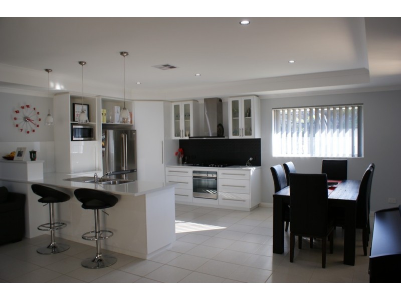 60 Premier Circle, Dongara WA 6525