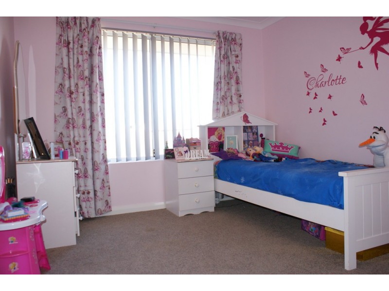 60 Premier Circle, Dongara WA 6525