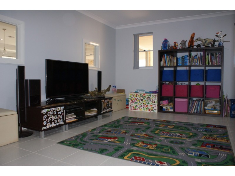 60 Premier Circle, Dongara WA 6525