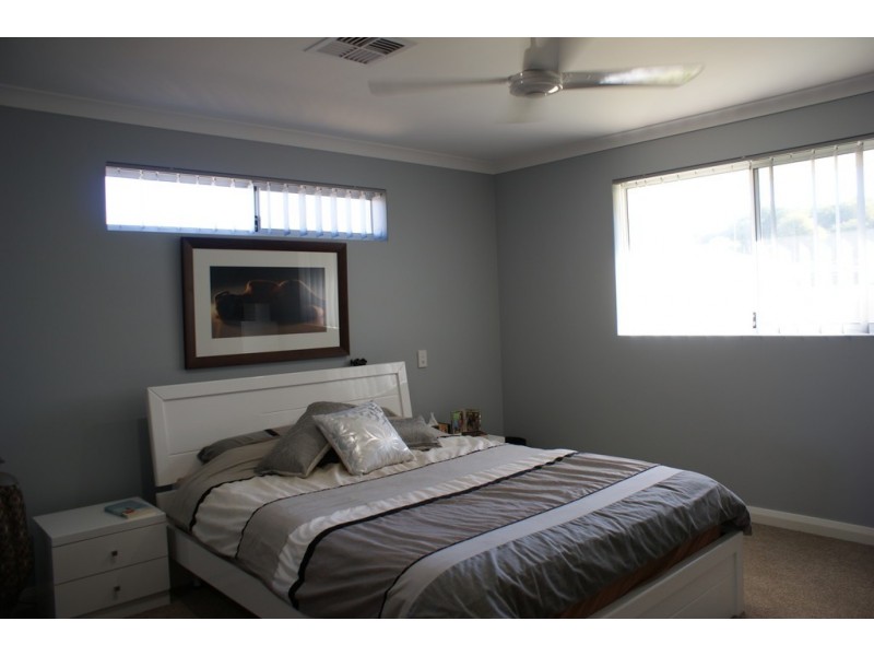 60 Premier Circle, Dongara WA 6525