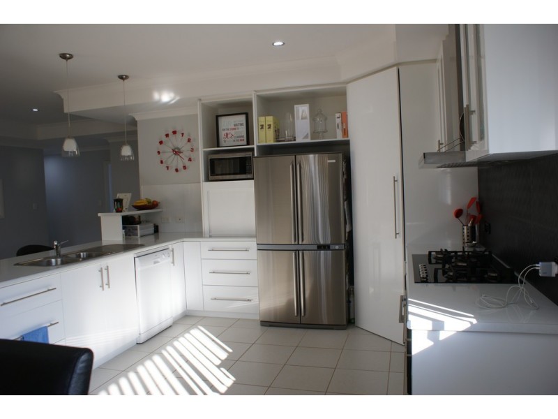 60 Premier Circle, Dongara WA 6525