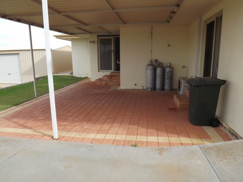 10 Searipple Ave, Port Denison WA 6525
