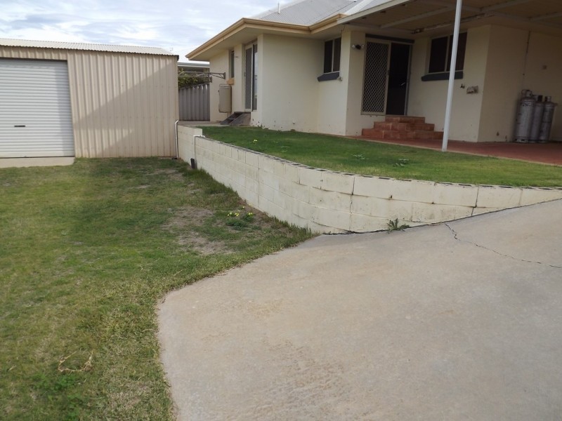 10 Searipple Ave, Port Denison WA 6525