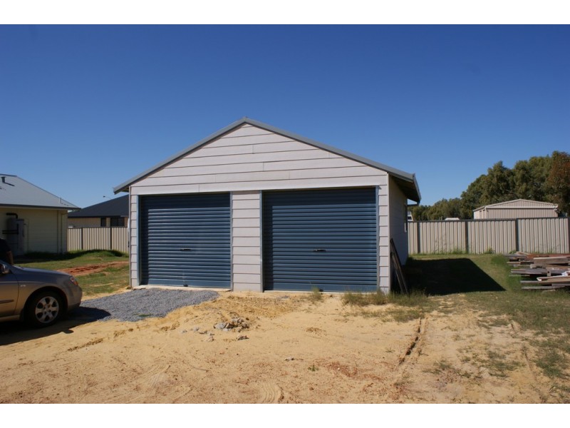 8 Bayliss Road, Dongara WA 6525