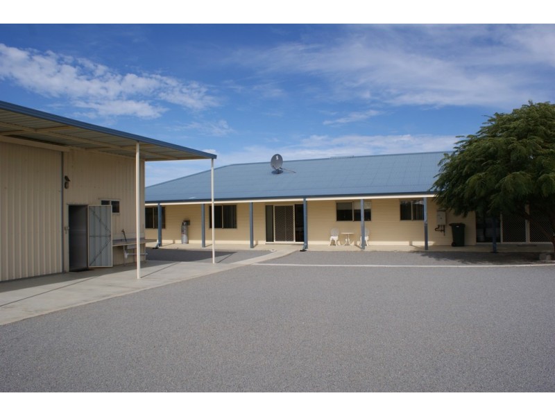 3 Bayliss Road, Dongara WA 6525