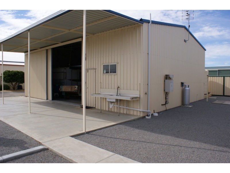 3 Bayliss Road, Dongara WA 6525