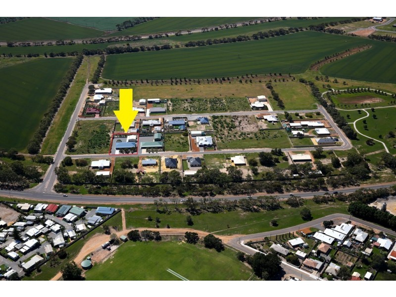 3 Bayliss Road, Dongara WA 6525