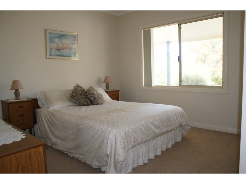 3 Bayliss Road, Dongara WA 6525