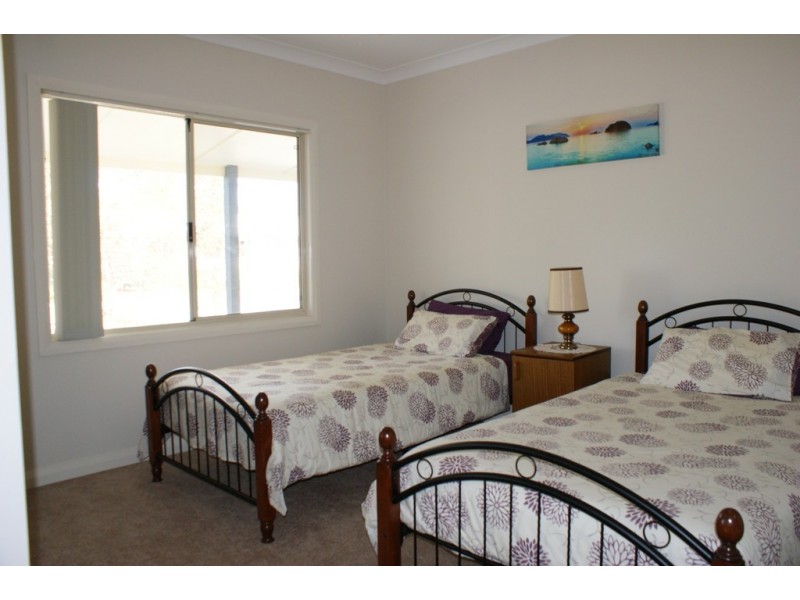 3 Bayliss Road, Dongara WA 6525