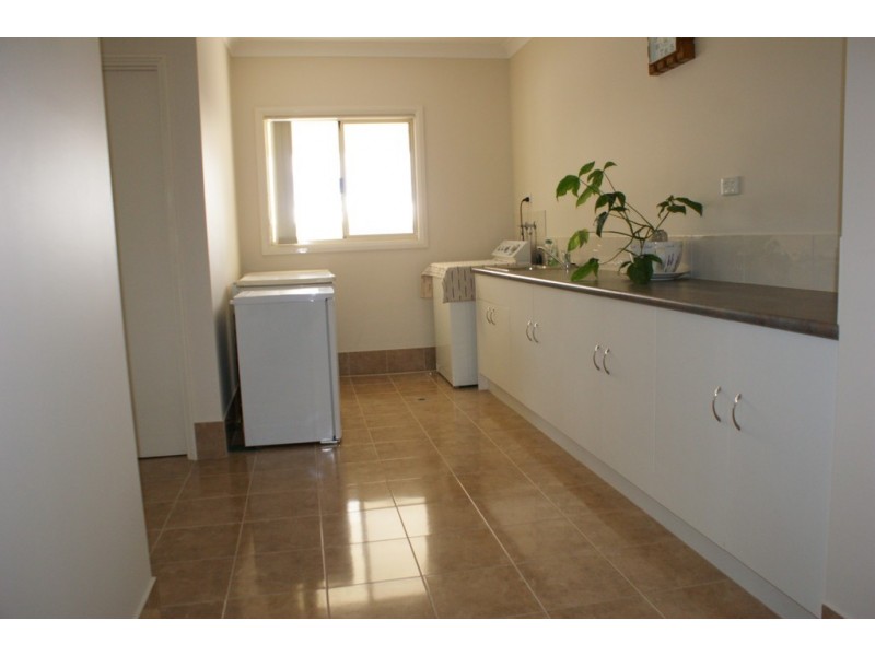 3 Bayliss Road, Dongara WA 6525