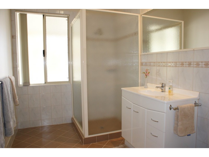 3 Bayliss Road, Dongara WA 6525