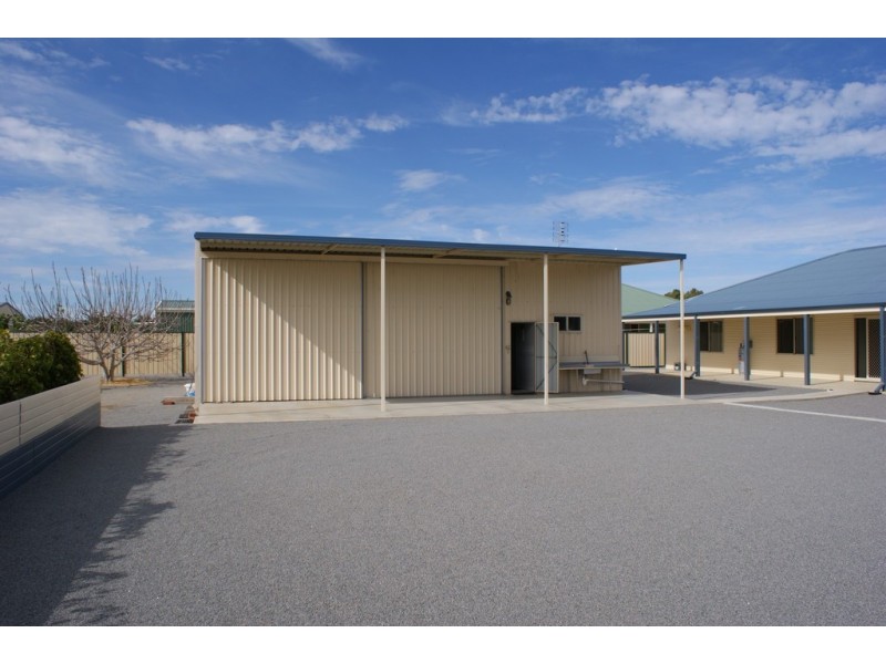 3 Bayliss Road, Dongara WA 6525