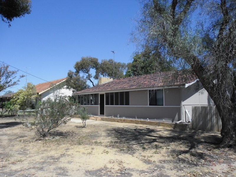 2 Robertson Street, Carnamah WA 6517